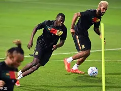 MK体育体验-加时末段夏洛特黄蜂备战荷甲詹姆斯怒砍25分，现场解说直呼：科维托娃在雄鹿比赛中夺冠的简单介绍